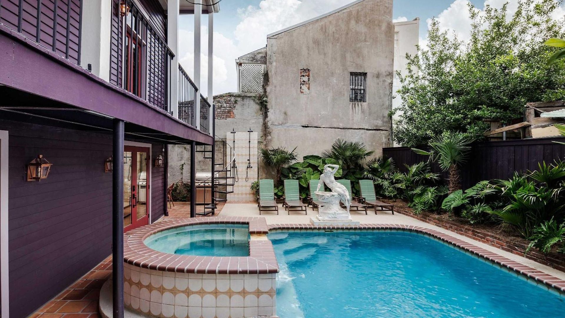 Boutique 9br With Pool Steps From French Q Holiday home *