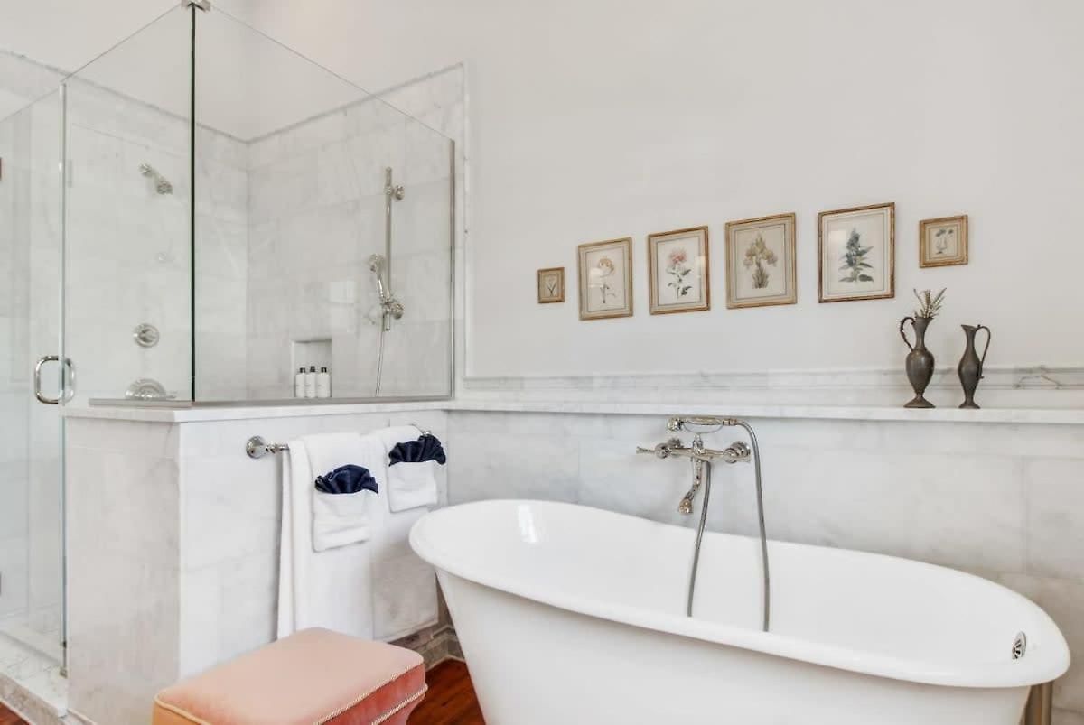 Elegant Cbd With Courtyard & Balcony Holiday home New Orleans