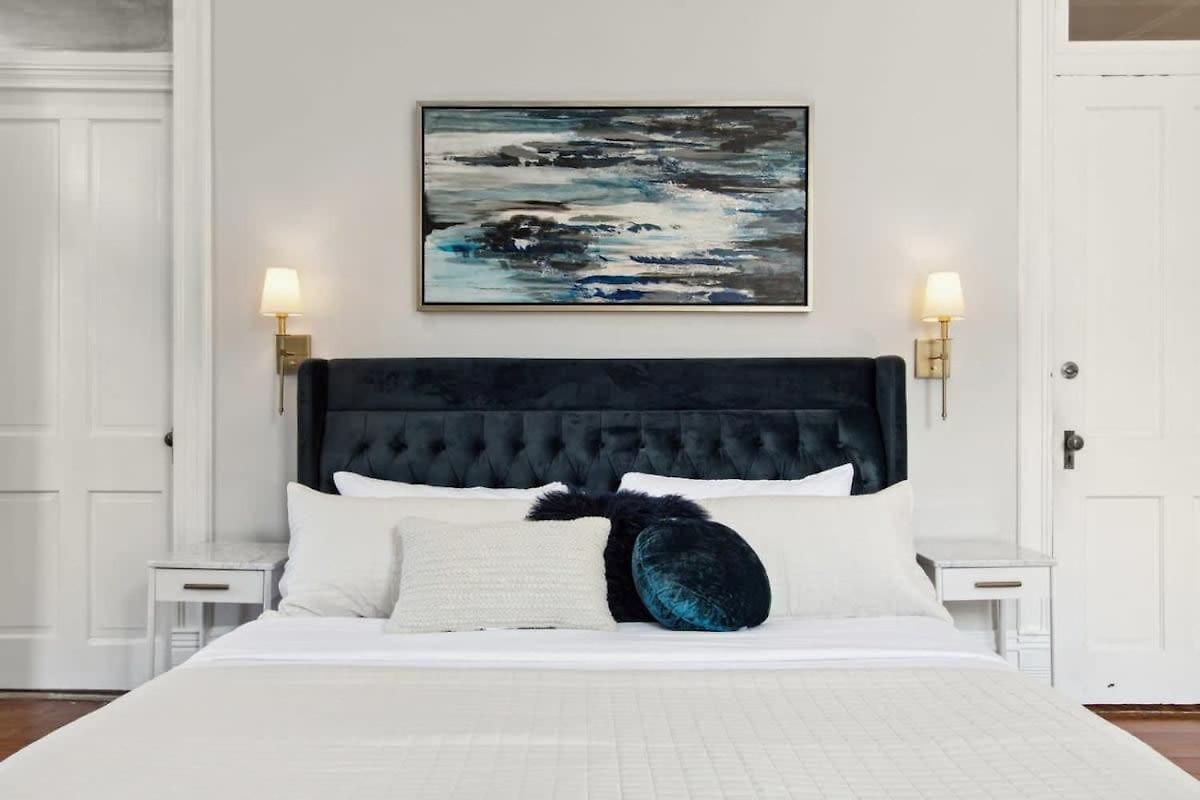 Opulent Expansive Unit Heated Pool And Bed & Breakfast 4*