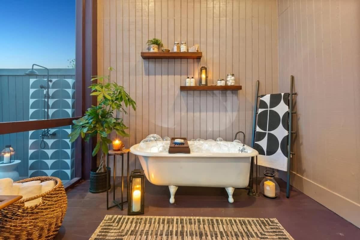 Holiday home 5 Bedroom Designer On Magazine Pool & *