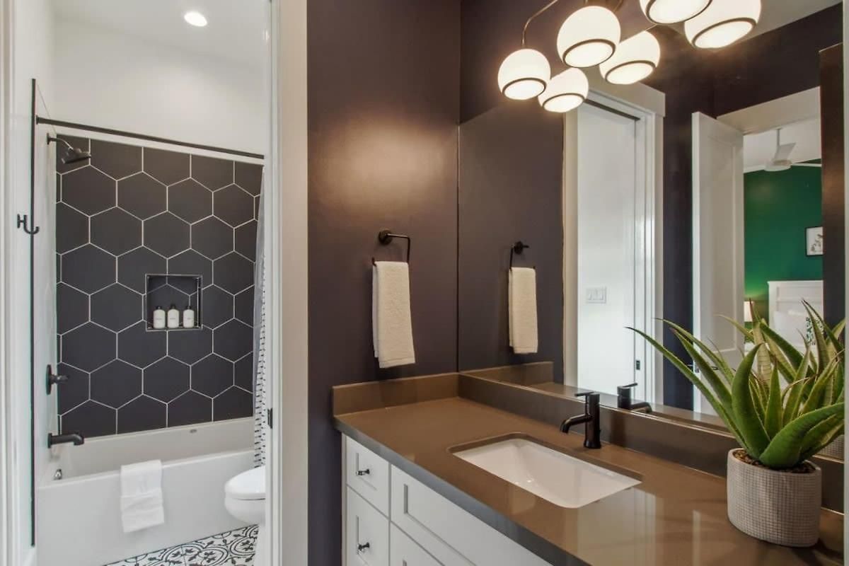 Deluxe Modern Heated Pool & Game New Orleans