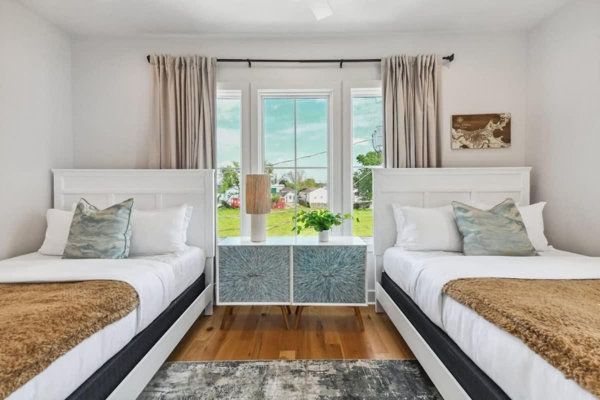Elegant Stylish With Hot Tub & Pergola Holiday home New Orleans