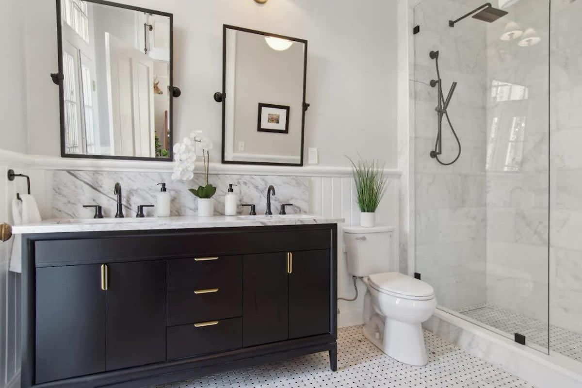 Opulent Expansive Unit Heated Pool And Bed & Breakfast