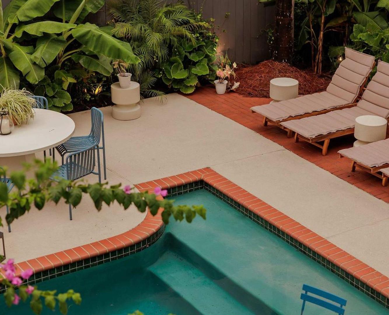 Historic Luxurious Heated Pool & *