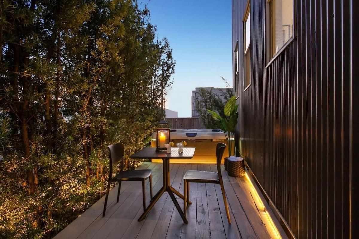 Contemporary Hot Tub And Rooftop Deck *