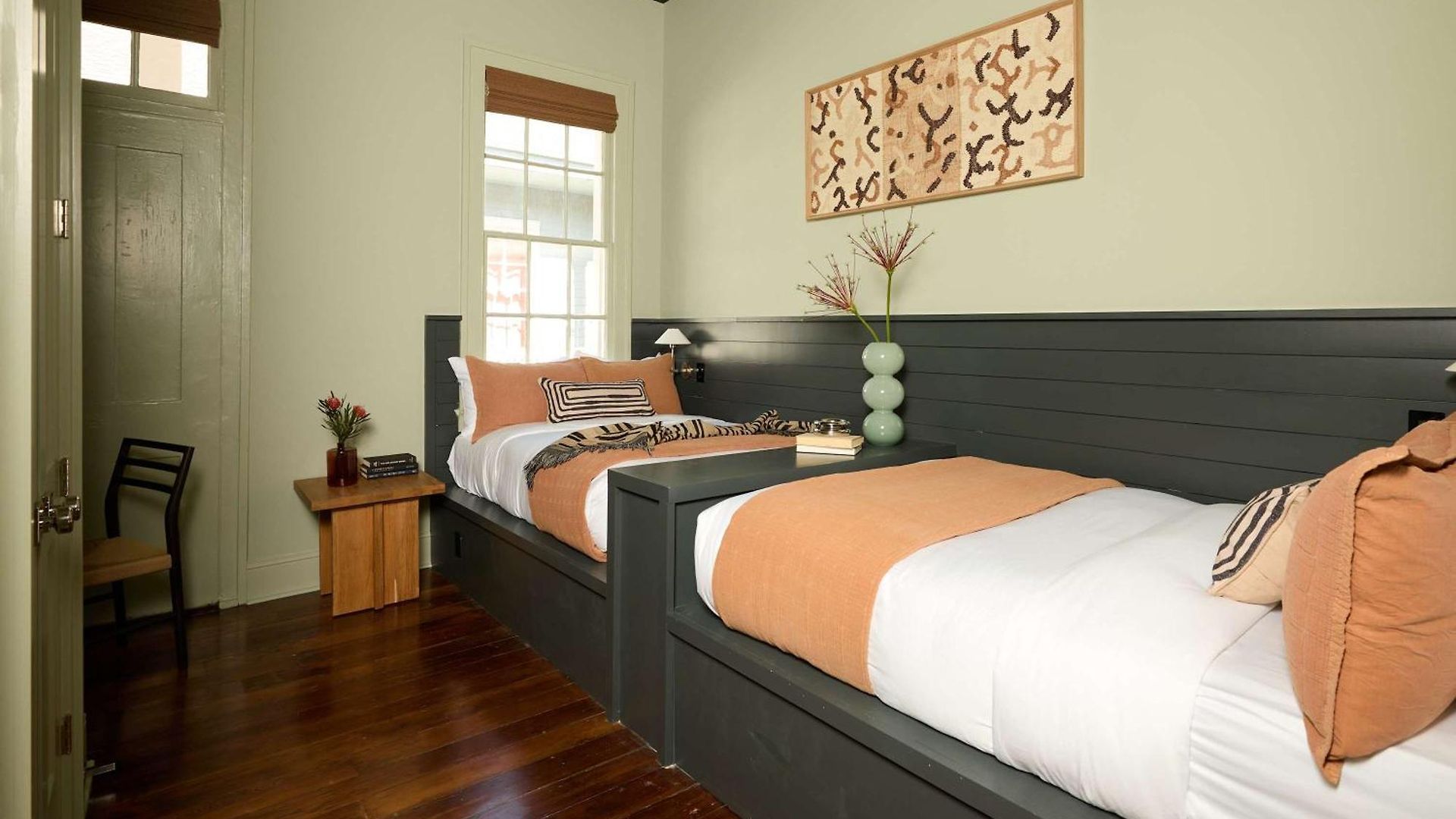 Garden District Shared Heated Pool & Holiday home *