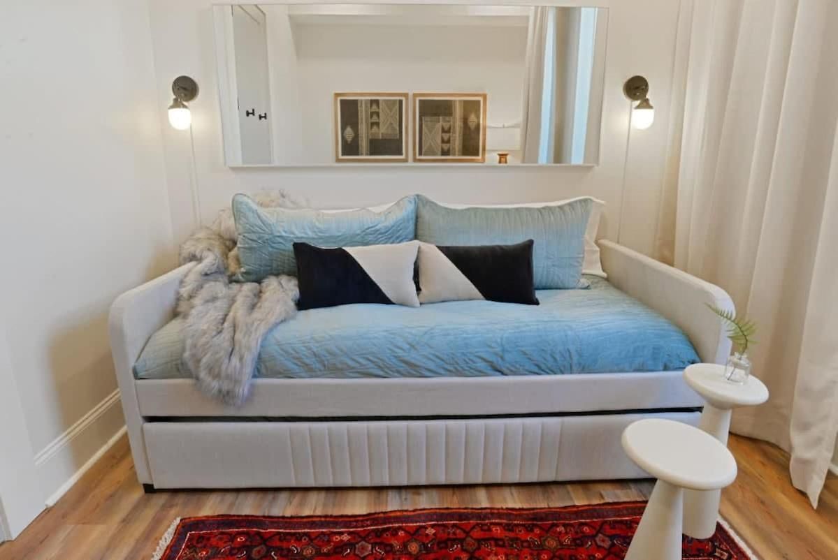 Holiday home Luxe Sunlit Heated Pool & Near Cbd