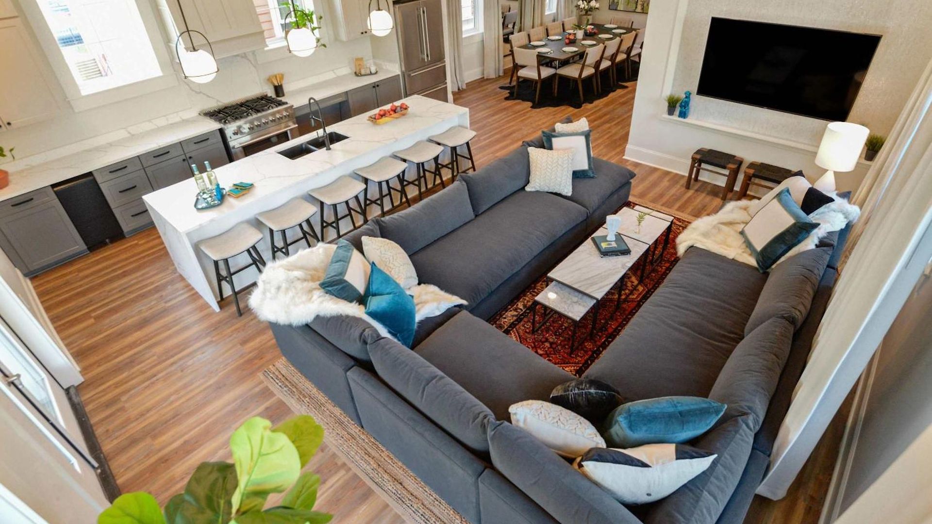 2 Unit Combo 12br Near French Quarter