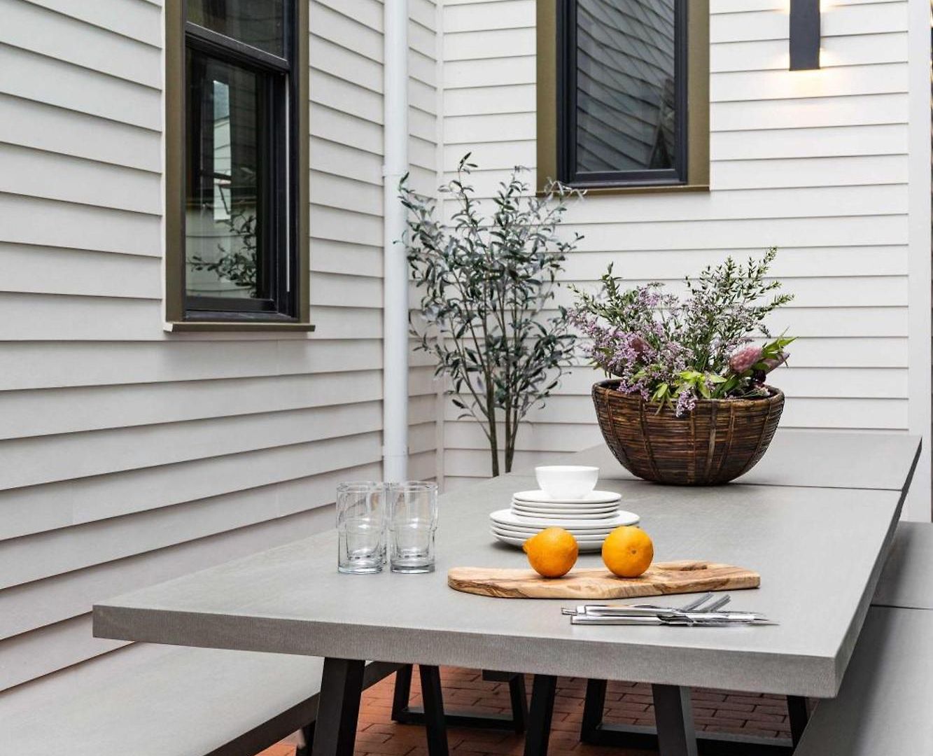 Luxury On Magazine St Heated Plunge Pool Holiday home