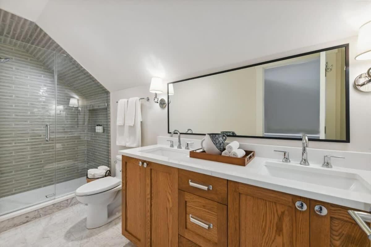 New Luxury Heated Pool & Holiday home New Orleans