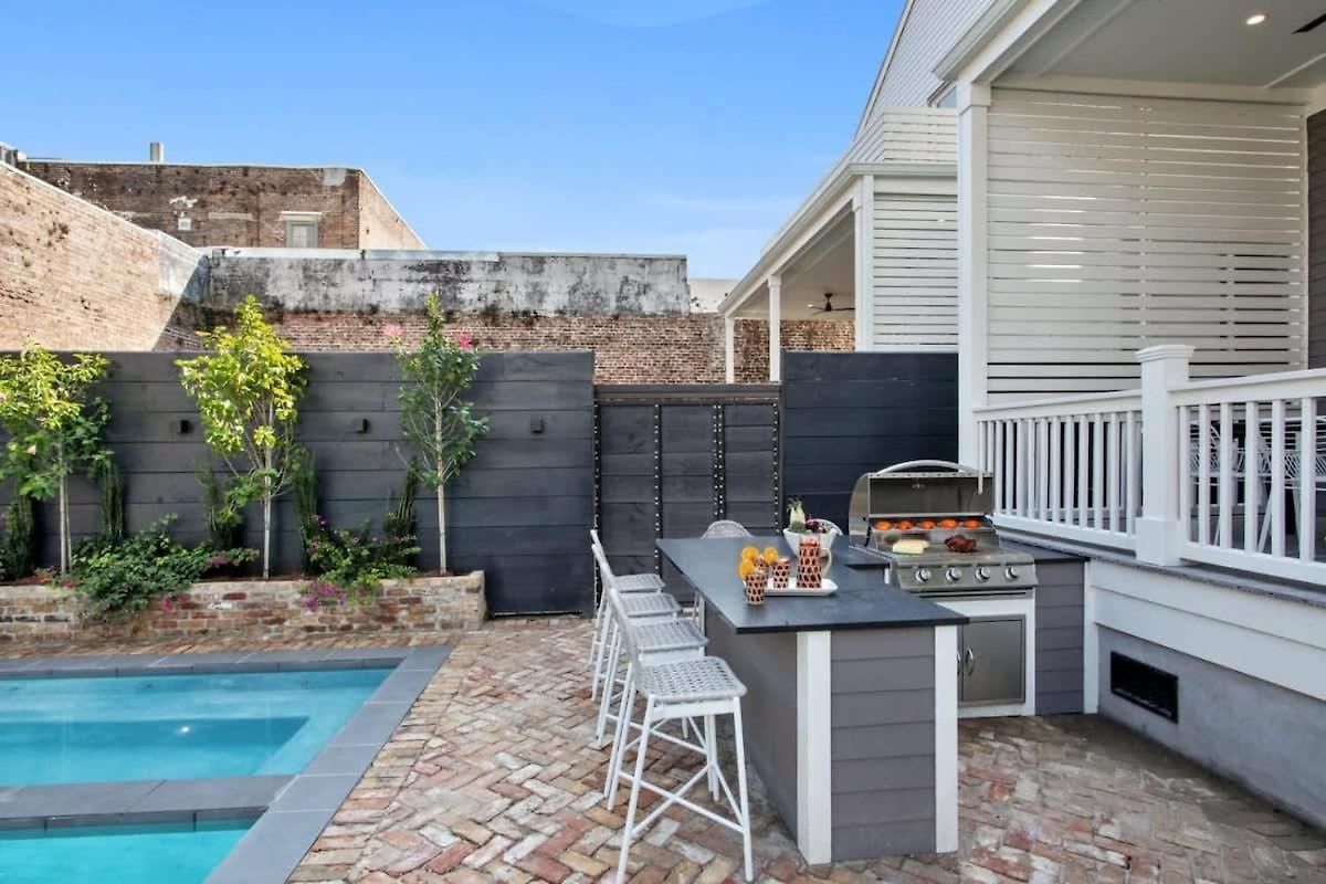 Holiday home New Stylish Renovation Heated Pool & *