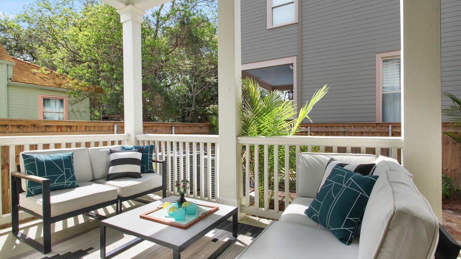 Holiday home Luxe With Back Patio Near Frenchmen
