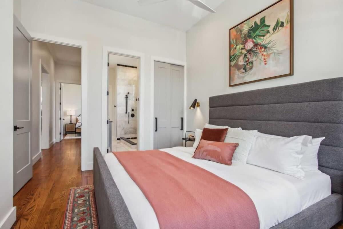 Designer 10-bedroom Compound Heated Pools & Hot Tubs Holiday home New Orleans