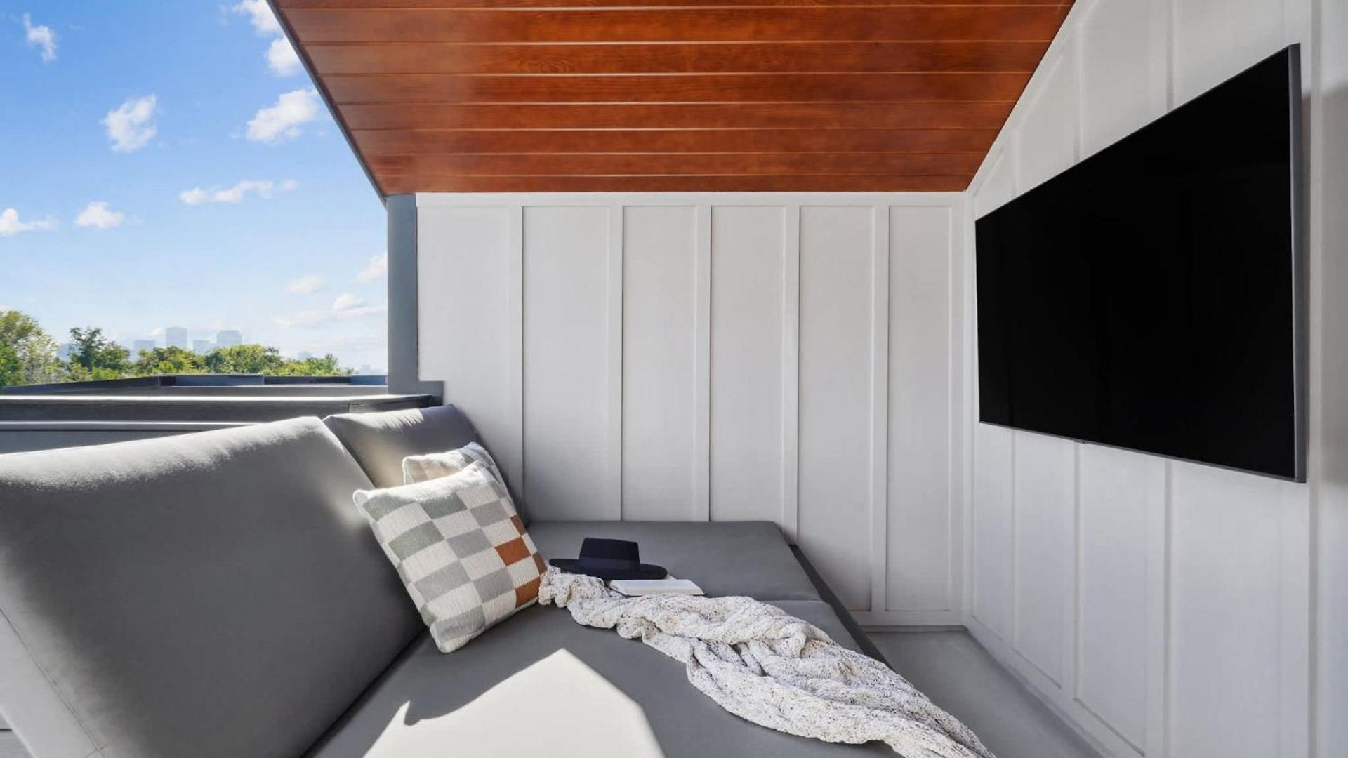 Bywater Retreat With Heated Pool And Roof Deck *