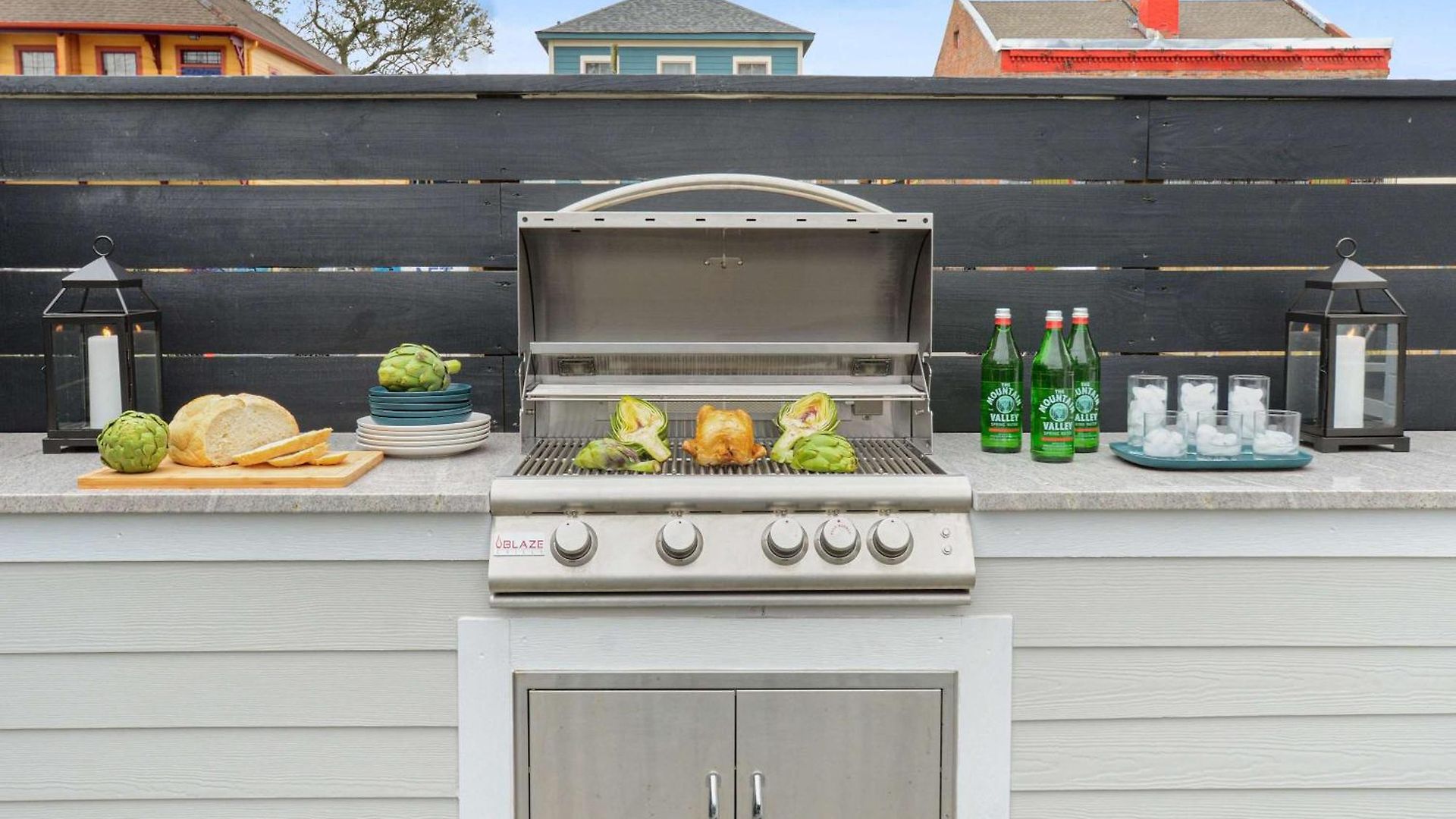 14br Downtown Combo & Shared Seasonal Pool Holiday home *
