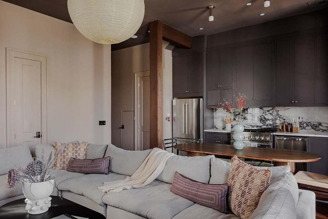 Remodeled Magazine Oasis Shared Heated Pool&spa Holiday home