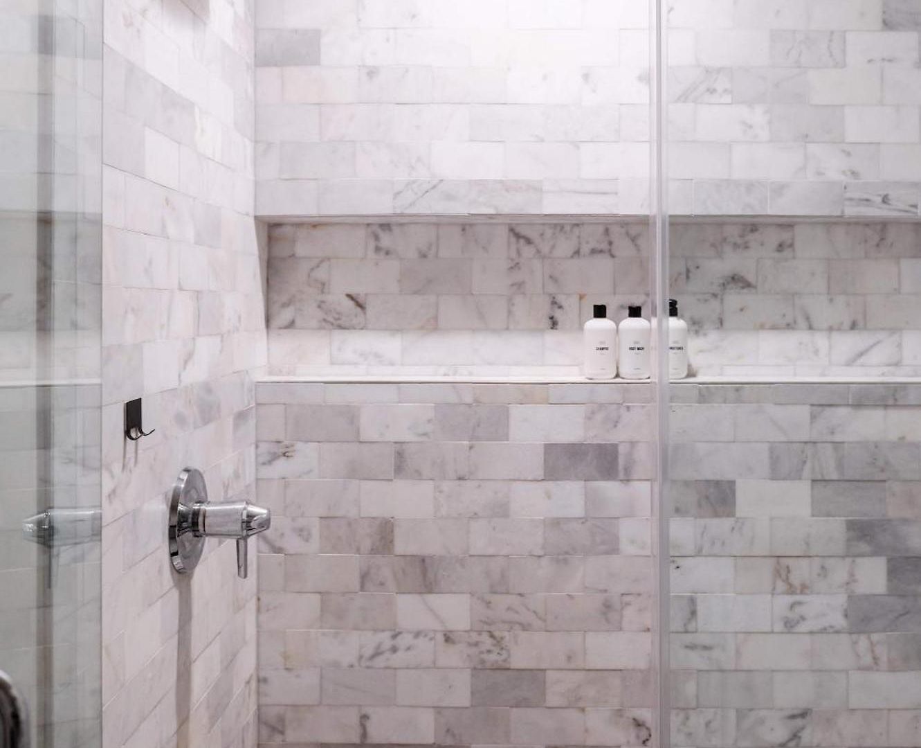 Luxe 7 Bedroom Heated Pool And Heirloom Holiday home *