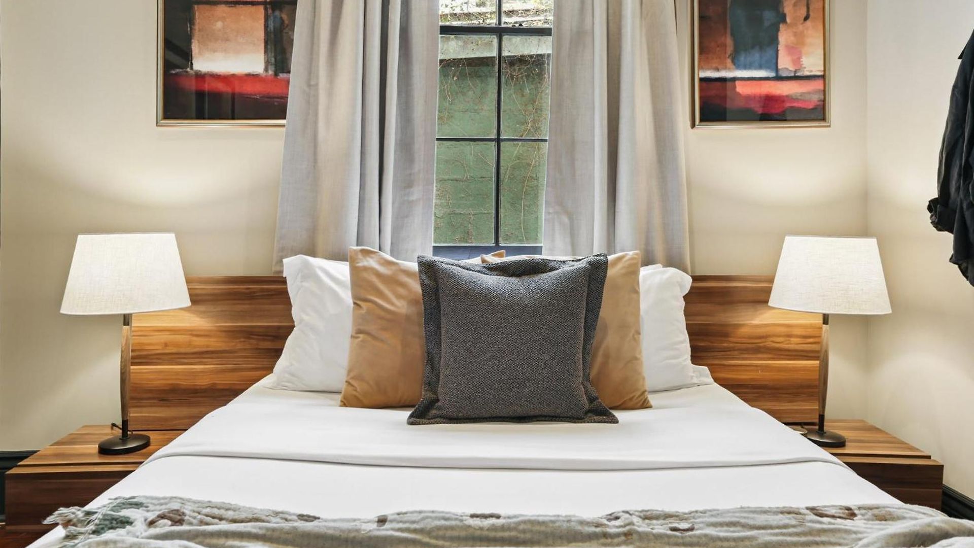 Holiday home Designer On Magazine Pool And