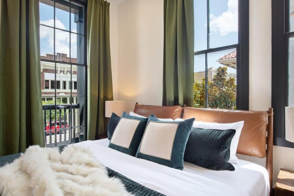 Spacious Nola Combo 2 Units & Shared Pool New Orleans