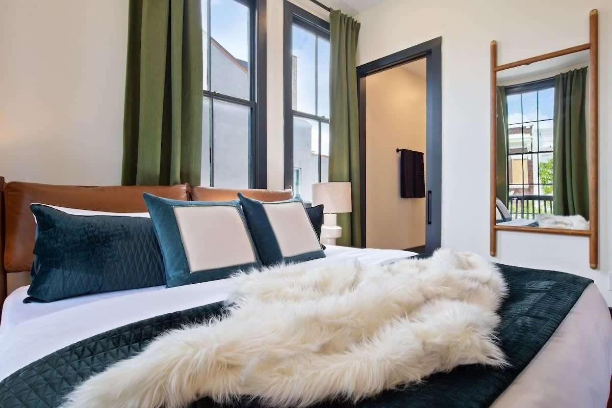 Spacious Nola Combo 2 Units & Shared Pool