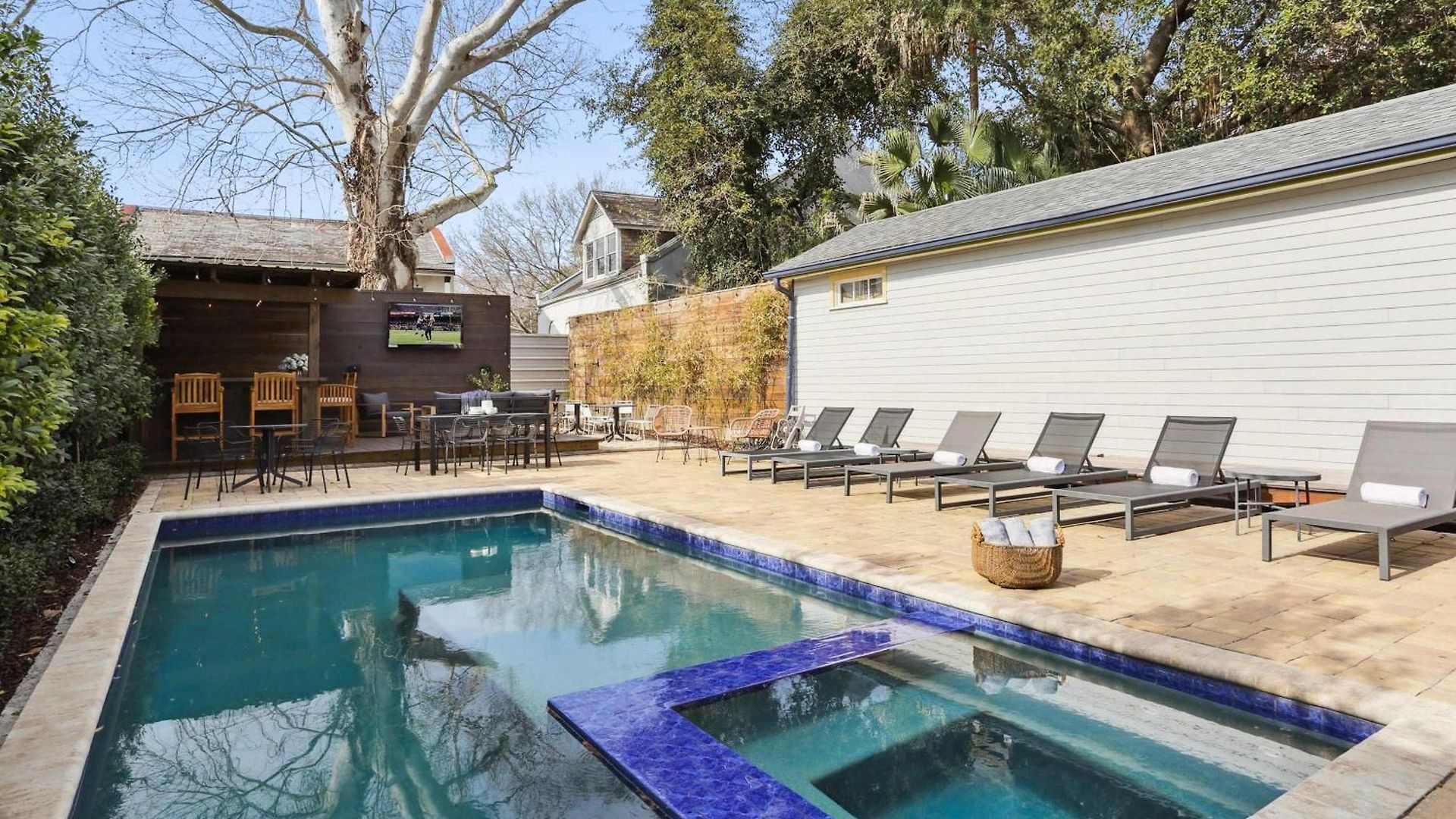 Historic 8br With Pool Hot Tub *
