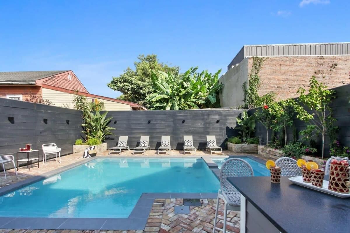 Designer 10-bedroom Compound Heated Pools & Hot Tubs Holiday home *