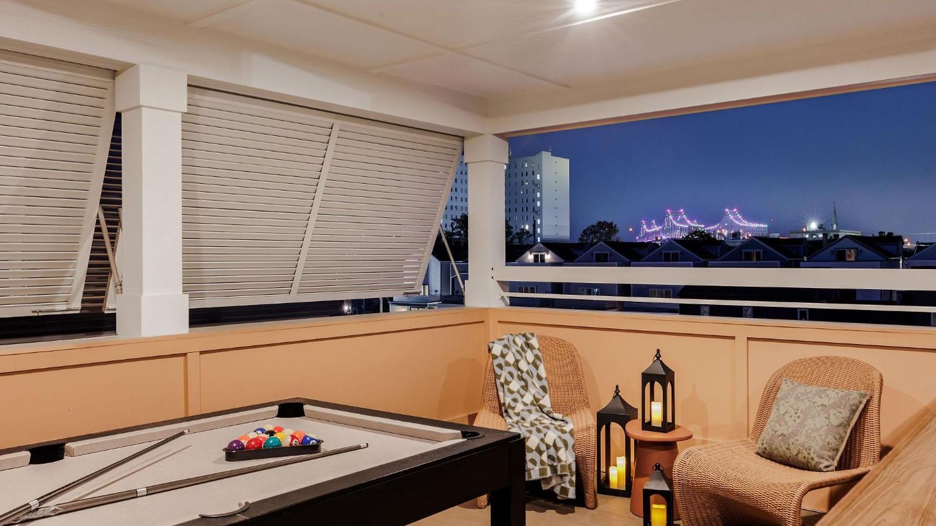 Modern New Homes Heated Pools And Spas * New Orleans