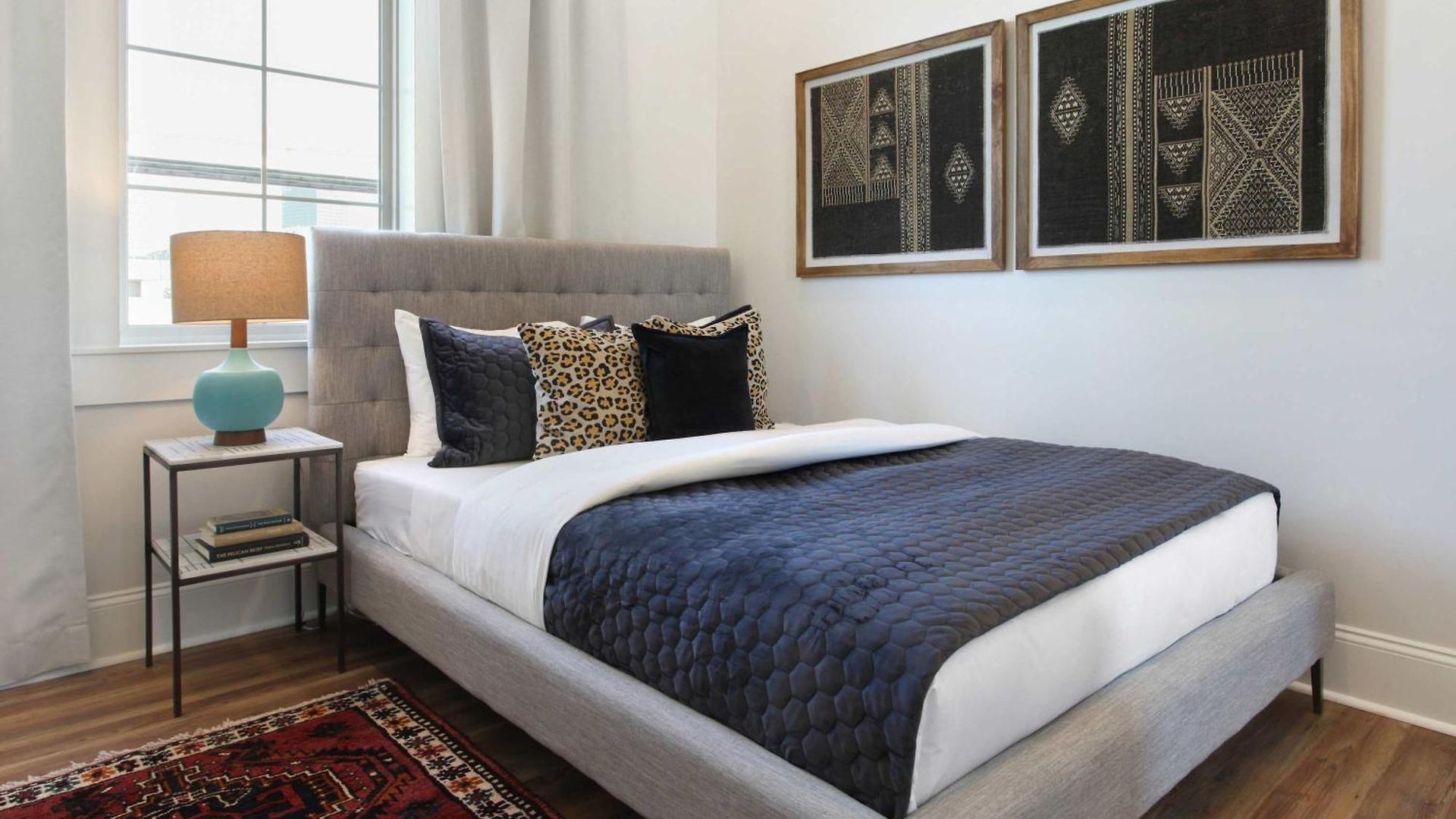 Luxe 19br Combo & Private Backyard With Pool Holiday home *