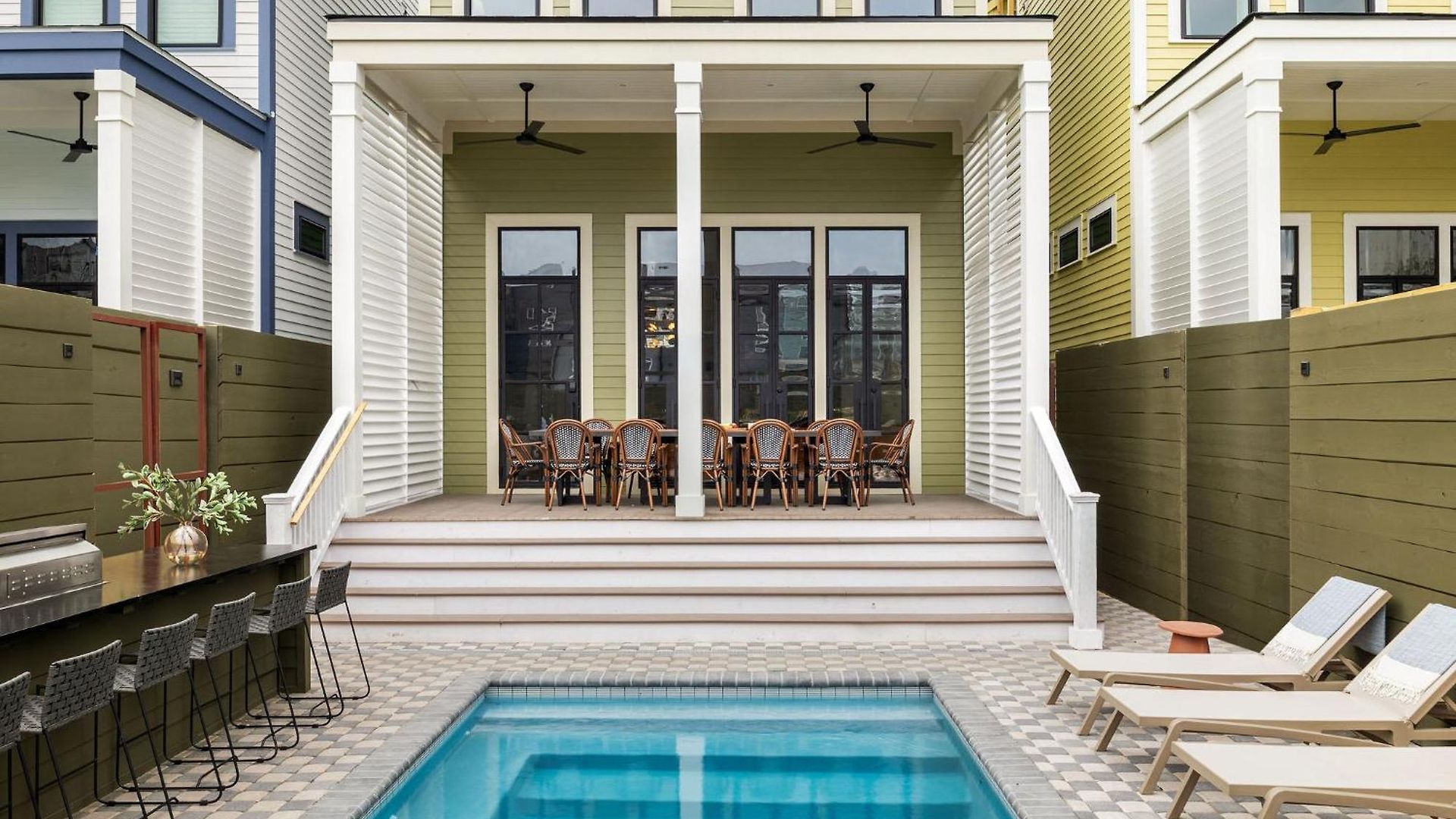 Luxury New Heated Pool And Holiday home New Orleans