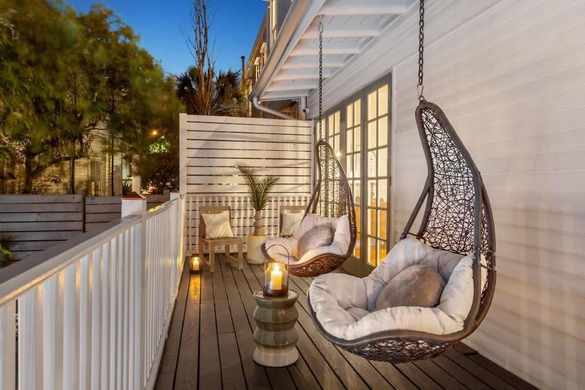 Opulent Expansive Unit Heated Pool And Bed & Breakfast