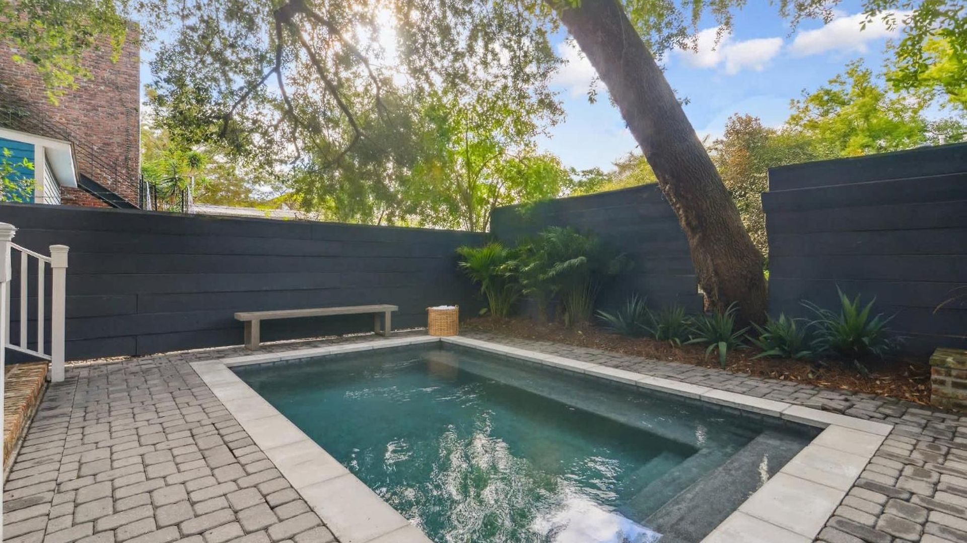 Grand Lush With Heated Pool Holiday home *