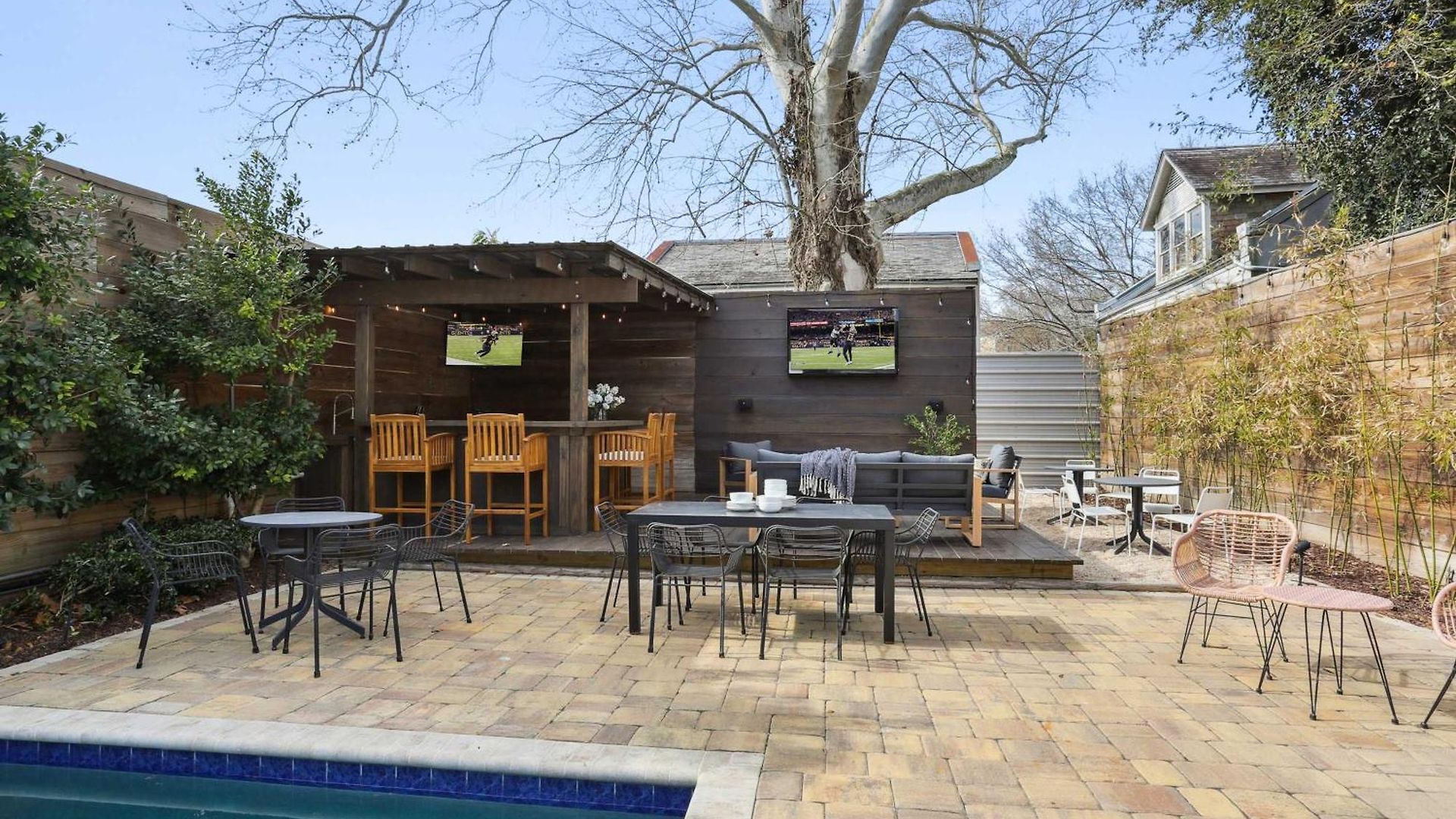 Historic 8br With Pool Hot Tub Holiday home