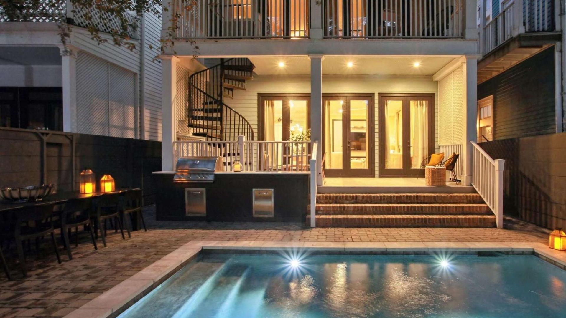 Grand Lush With Heated Pool Holiday home *
