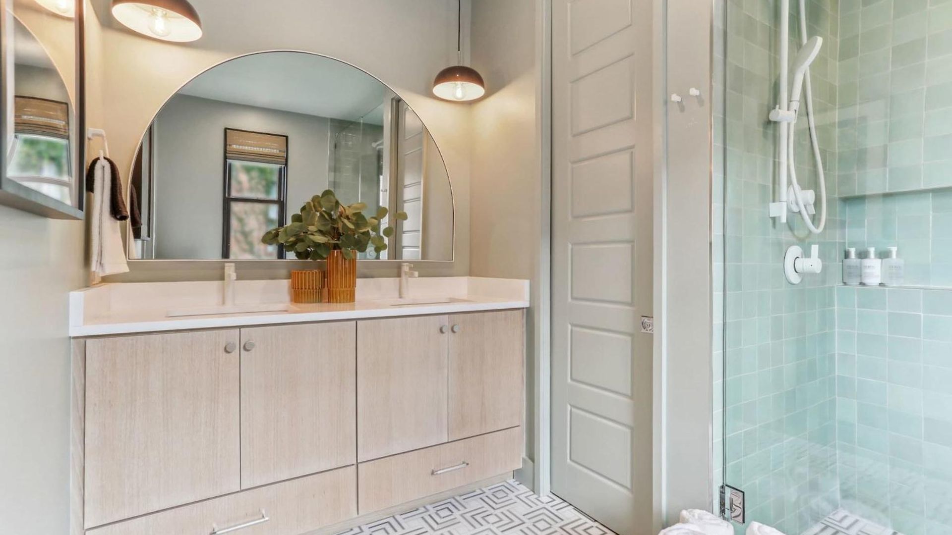 Lower Garden District Luxury Combo Pool & Hottub Holiday home