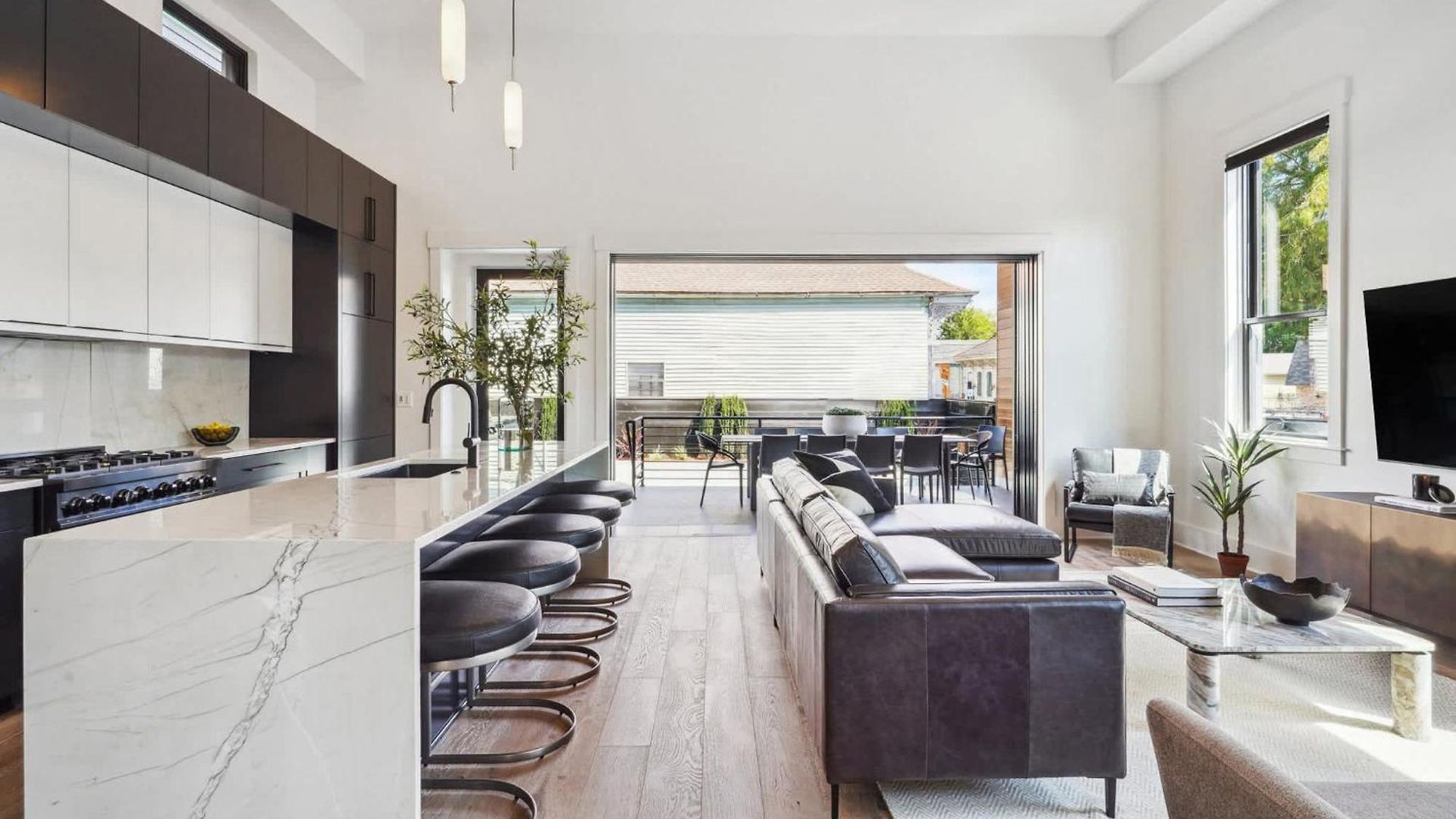 Bywater Retreat With Heated Pool And Roof Deck