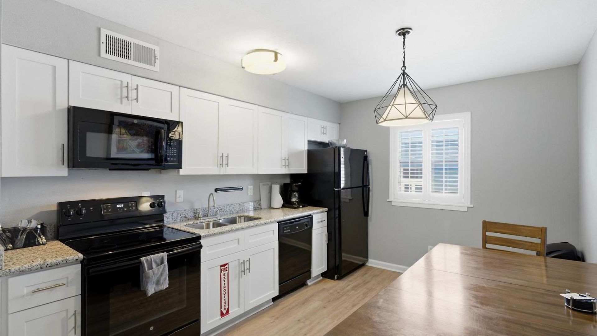 Frenchmen St 2br Hideaway W Pool & Hot Tub
