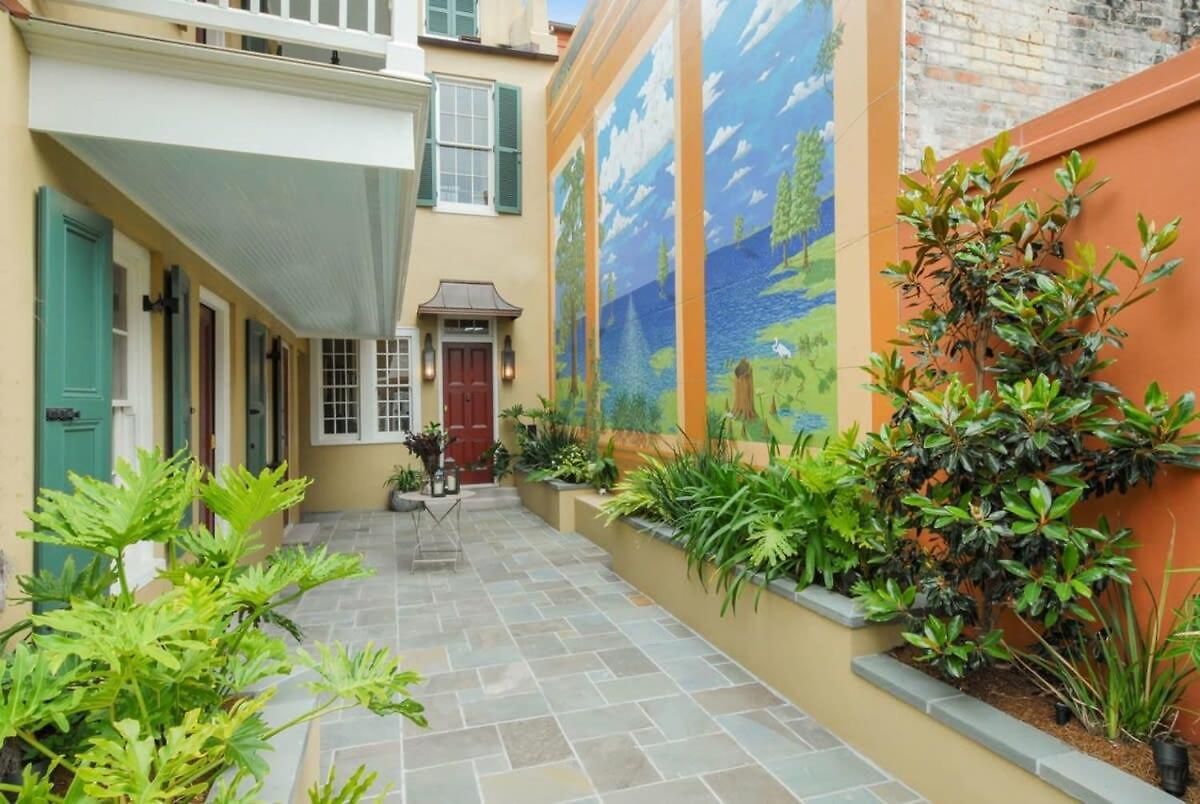 Holiday home Historic Cbd Townhomes With Courtyard *