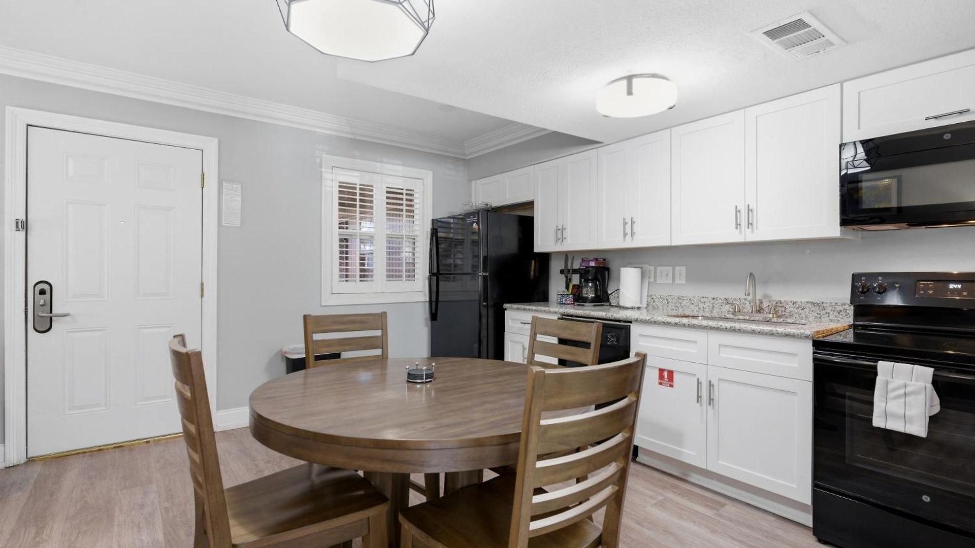 Frenchmen 1br Escape W Pool & Hot Tub Access