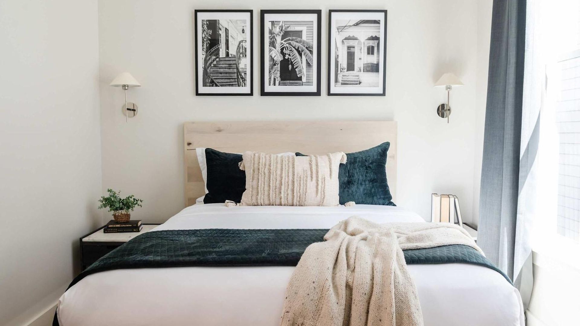 2 Designer Homes 14 Bedrooms Walk To St Charles *