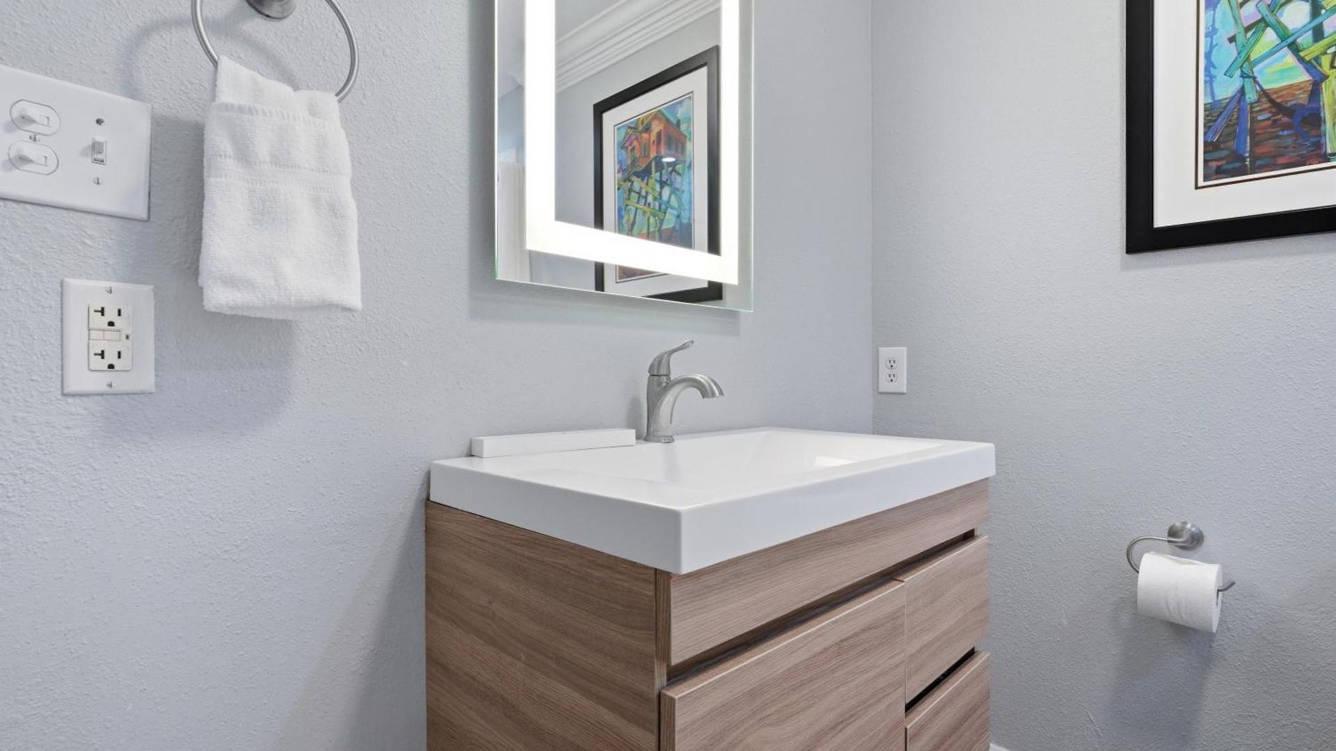 Modern 1br Retreat On Frenchmen Street W Pool Aparthotel