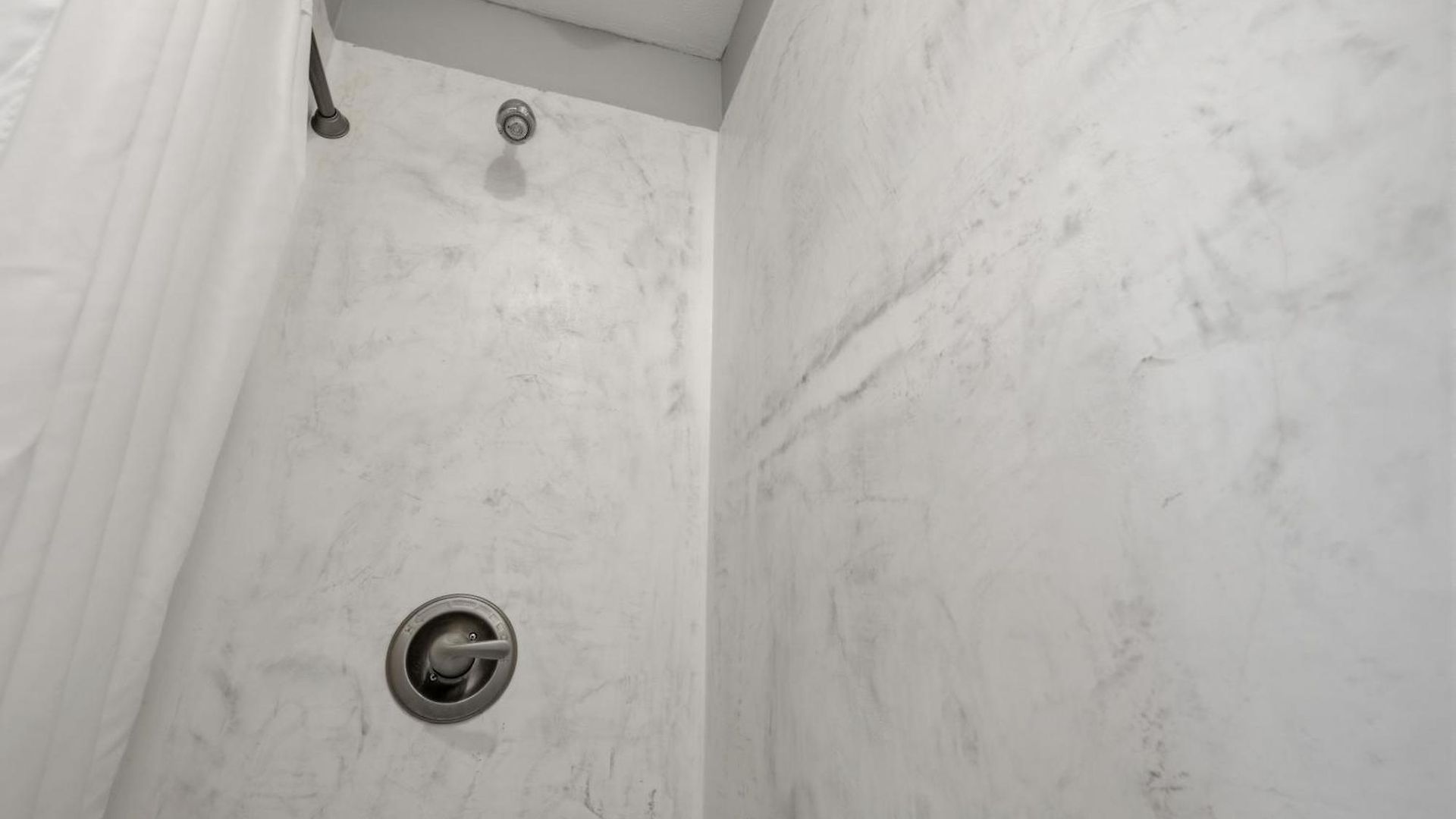 Chic 1br Retreat On Frenchmen Street W Pool