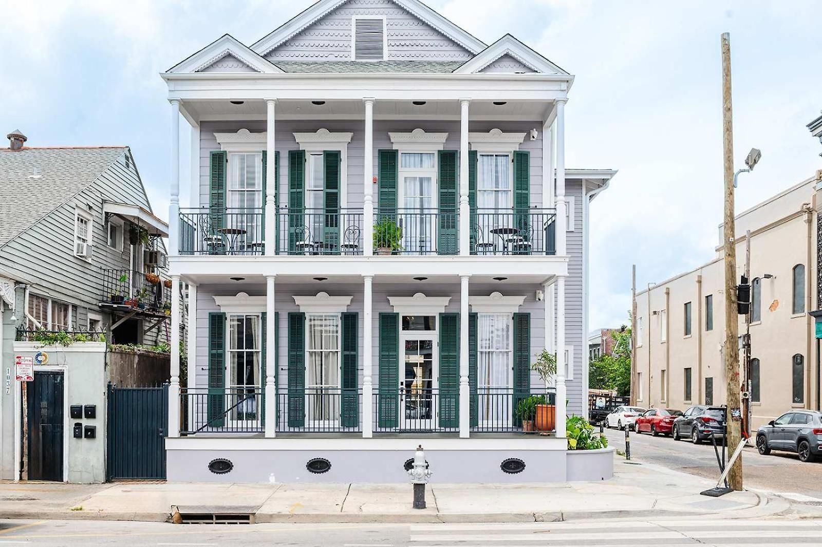 Luxury French Quarter & Heated Pool Holiday home