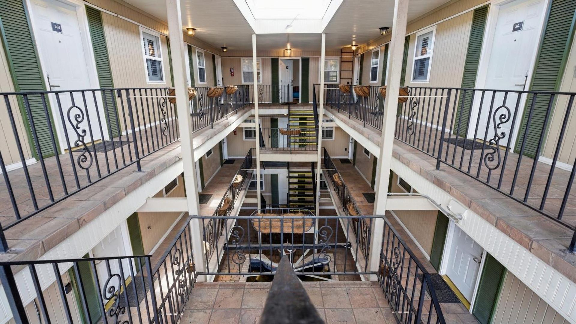 Frenchmen 2br Retreat W Free Parking & Pool 3* New Orleans