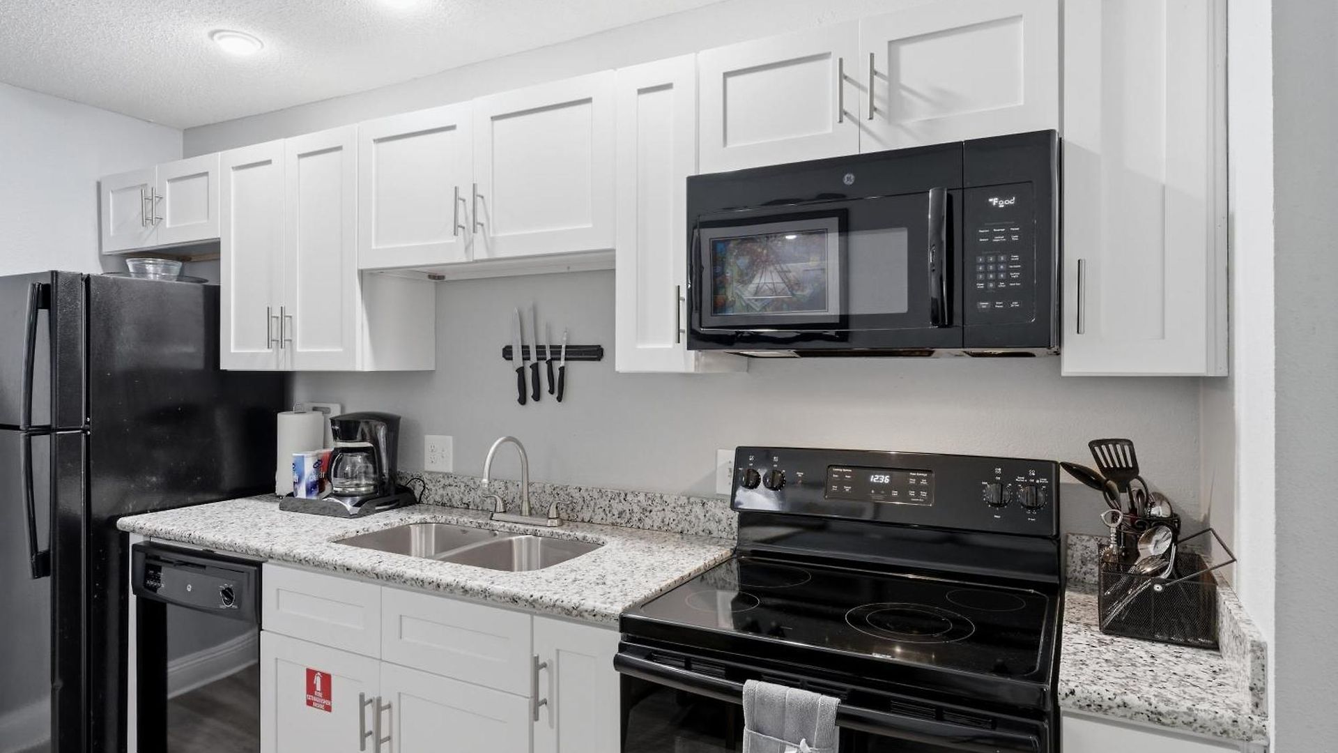 Aparthotel Elegant 1br W Pool & Hot Tub On Frenchmen St 3*