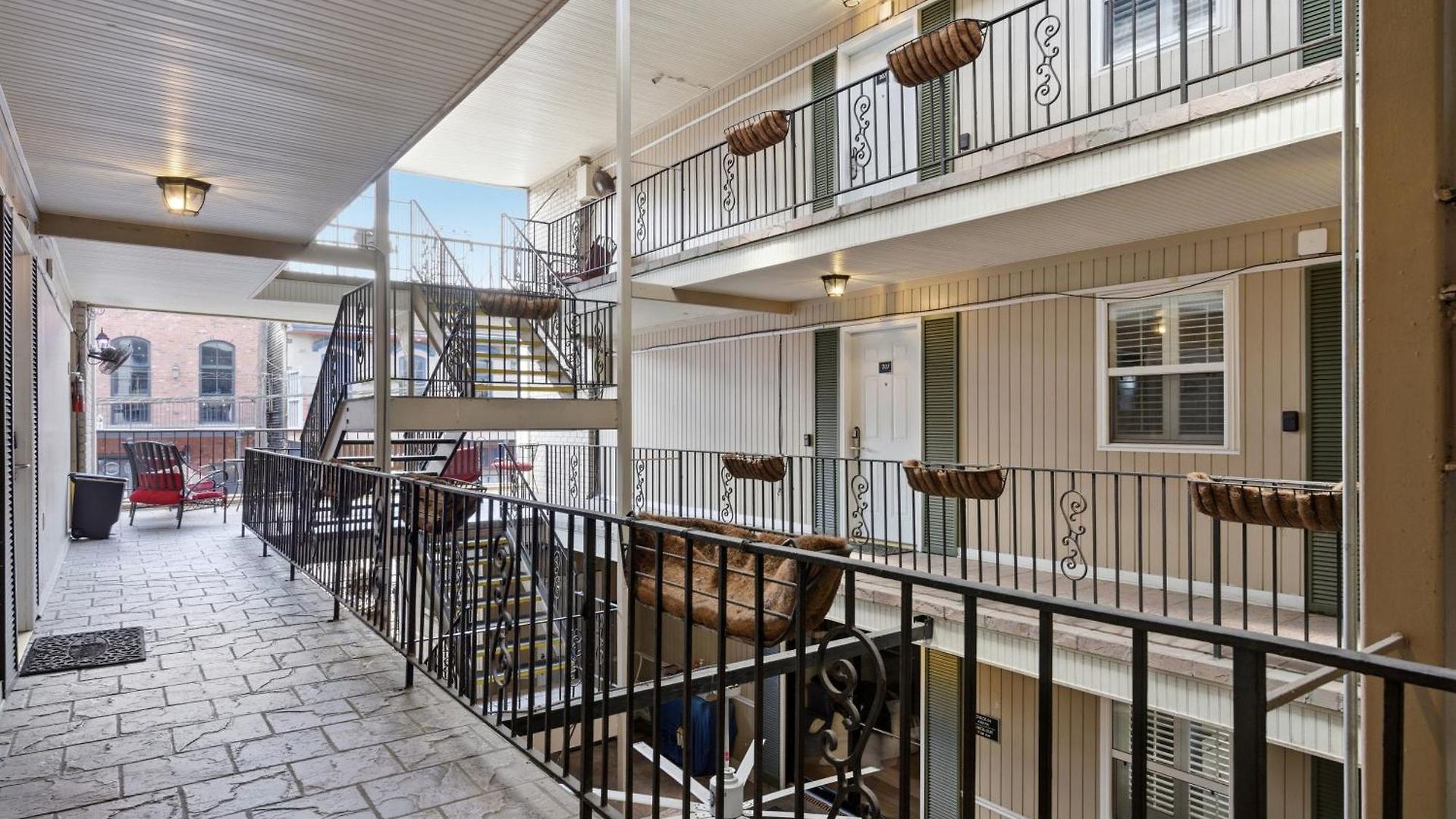 Frenchmen Private W Pool & Hot Tub Access 3*