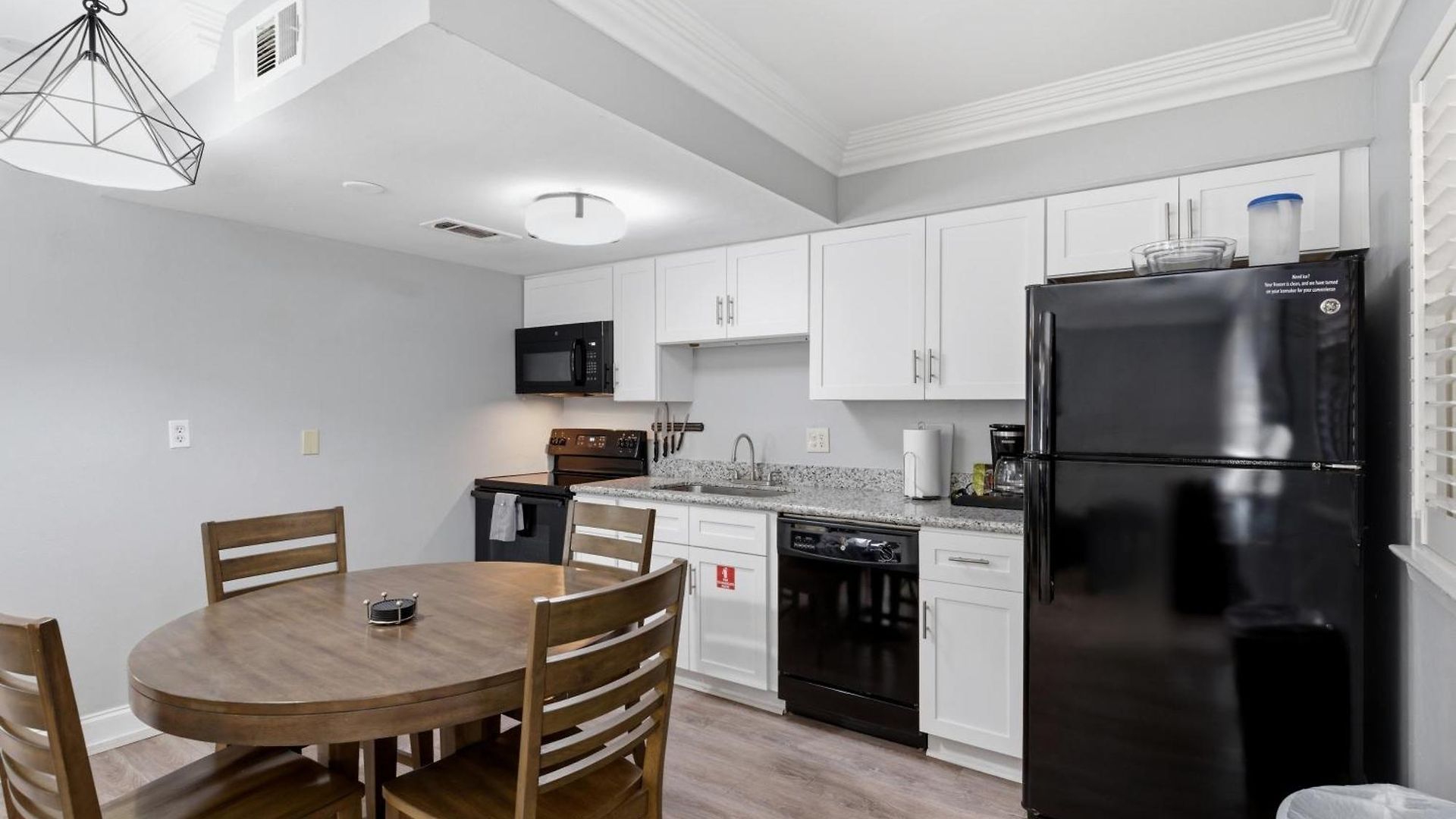 Frenchmen 1br Escape W Pool & Hot Tub Access Aparthotel