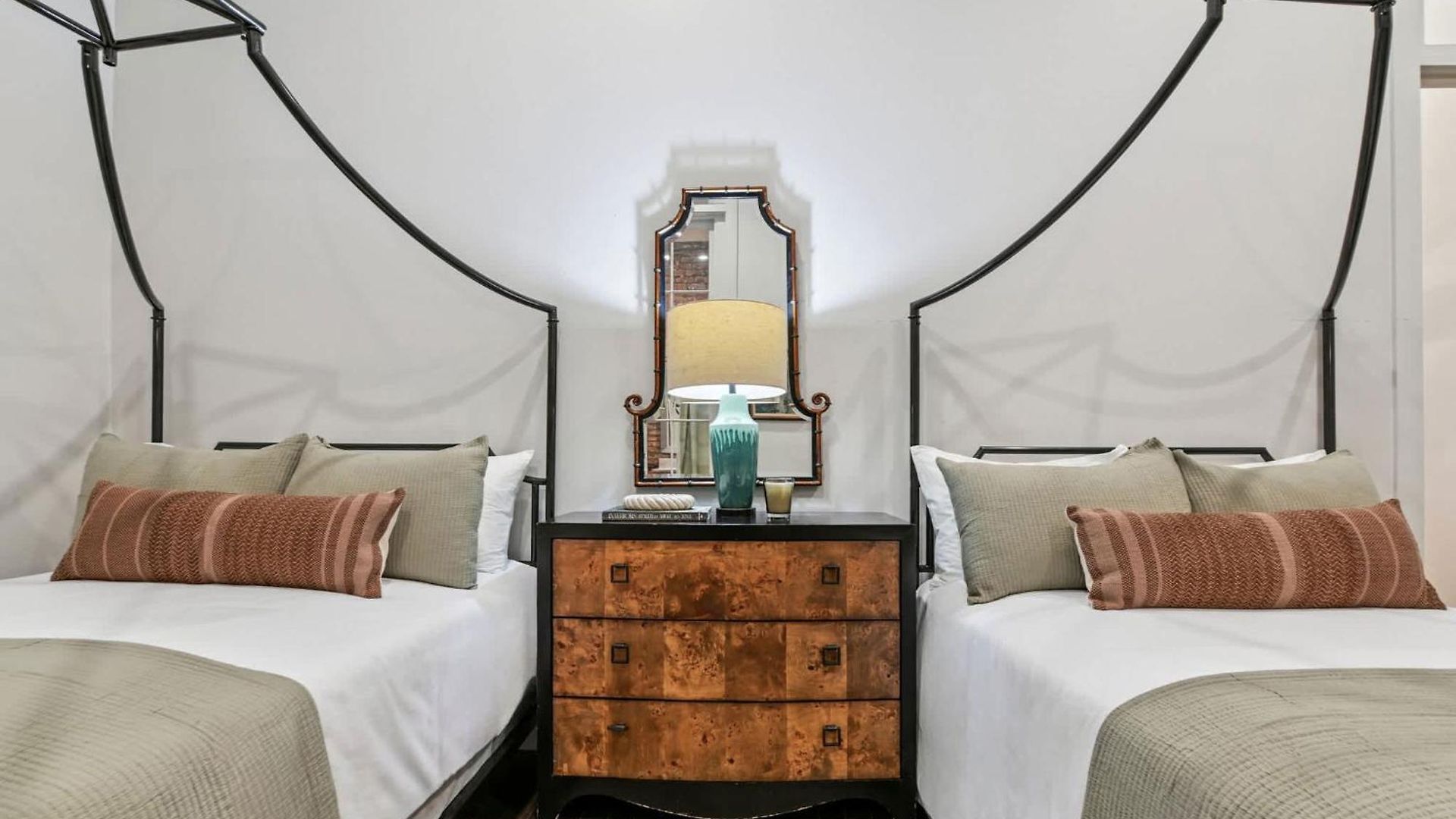 Elegant Renovated Escape Close To French Quarter