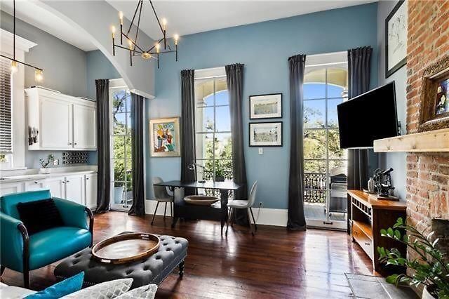 1850s Gem Apartment