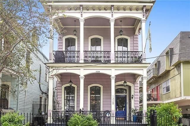 1850s Gem Apartment *