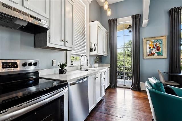 Apartment 1850s Gem